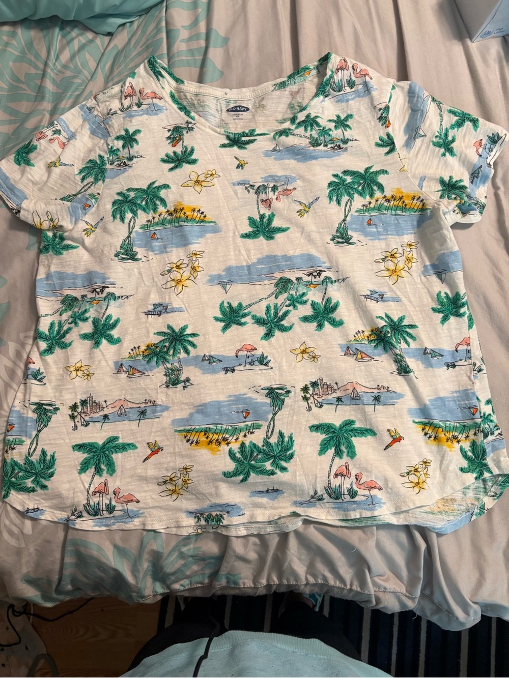 Old Navy White Tropical Palm & Island Print Tee